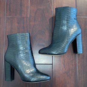 Pretty little thing brand new booties